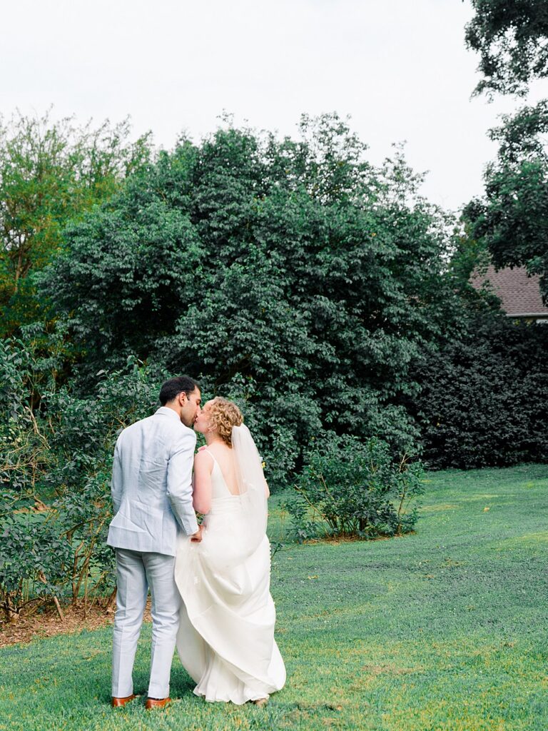 Summer Wedding Photography Philadelphia; Philadelphia and New Jersey based wedding photographer; Elizabeth Kane Photography